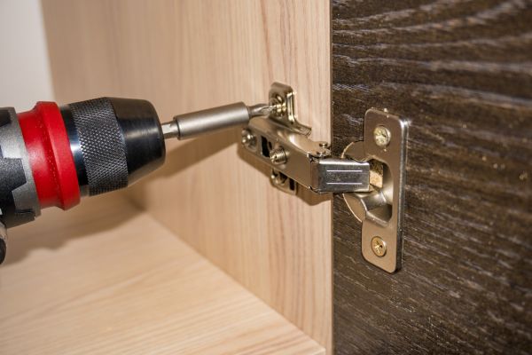 Cabinet Hinge Replacement in Roanoke